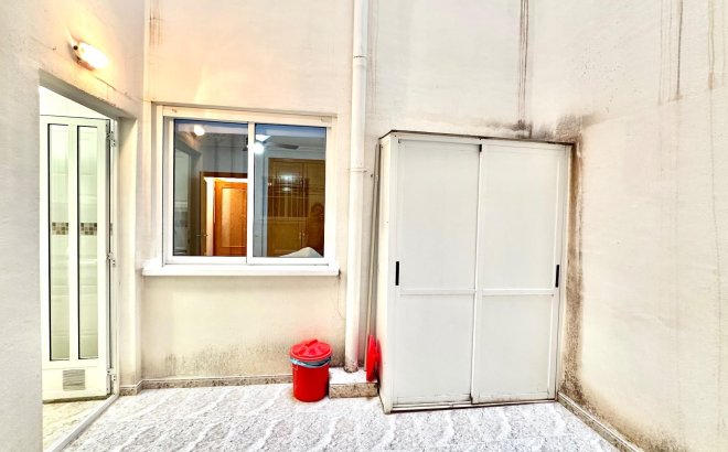 Resale - Apartment -
Torrevieja - Centro