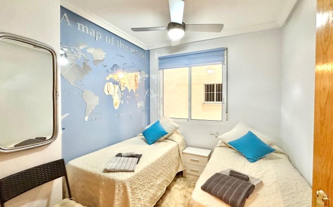 Resale - Apartment -
Torrevieja - Centro