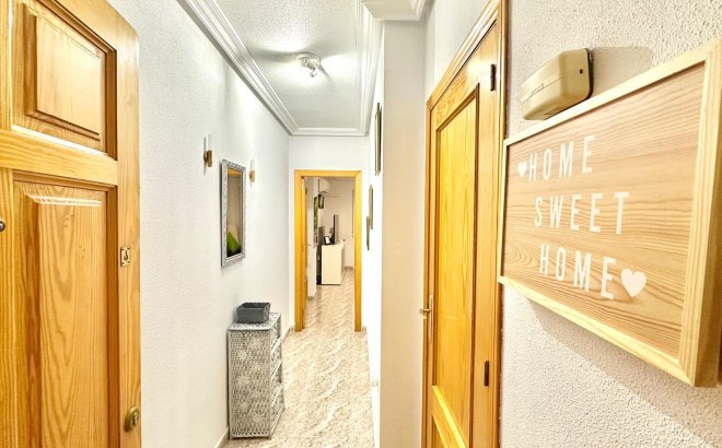 Resale - Apartment -
Torrevieja - Centro