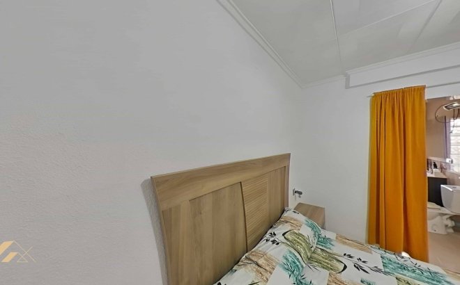 Resale - Villa -
Torrevieja - San Luis