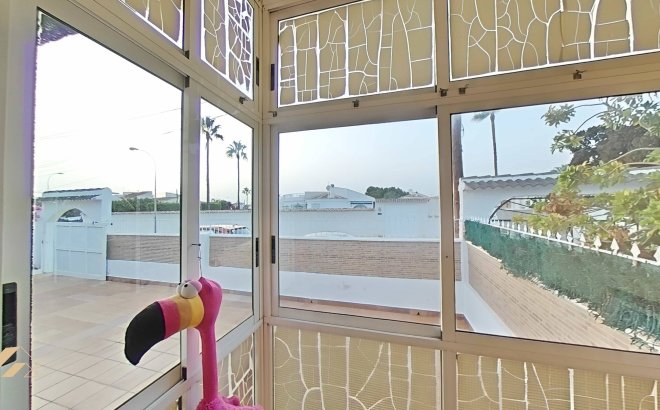 Resale - Villa -
Torrevieja - San Luis