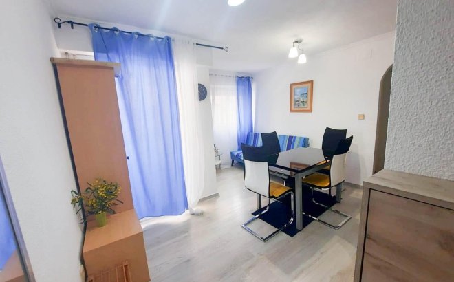 Resale - Apartment -
Torrevieja - Centro