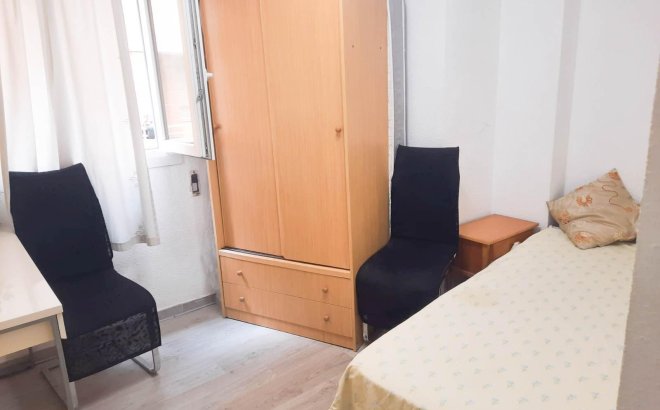 Resale - Apartment -
Torrevieja - Centro