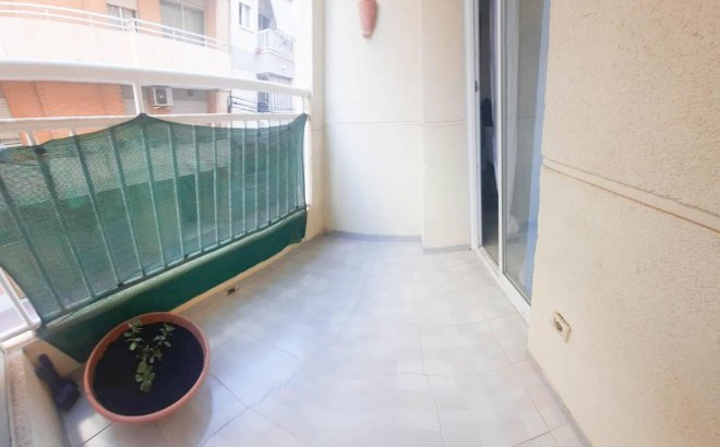 Resale - Apartment -
Torrevieja - Centro