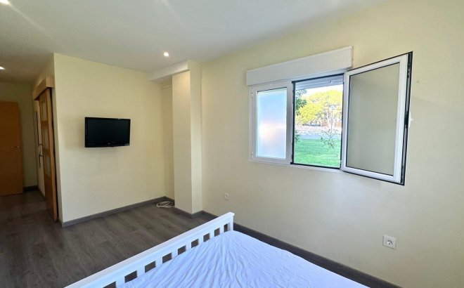 Revente - Appartement -
Orihuela Costa - Altos De Campoamor