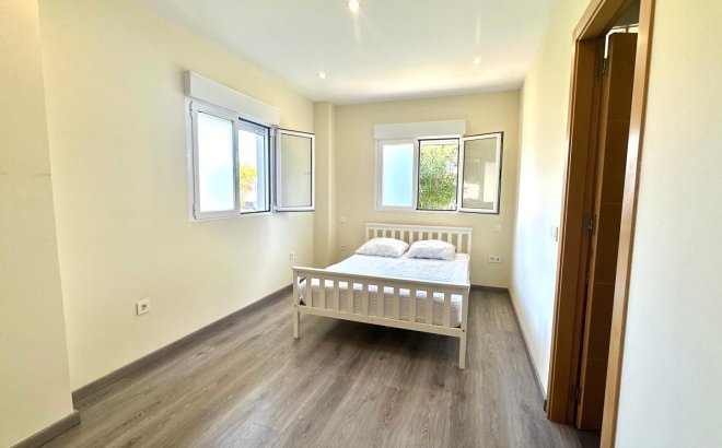 Revente - Appartement -
Orihuela Costa - Altos De Campoamor