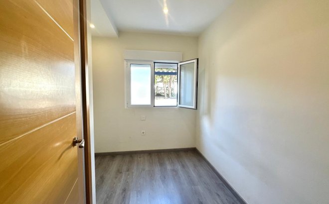 Revente - Appartement -
Orihuela Costa - Altos De Campoamor