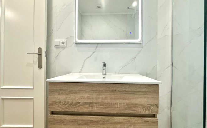 Revente - Appartement -
Torrevieja - La Mata Pueblo