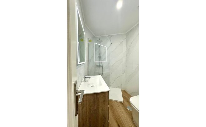 Revente - Appartement -
Torrevieja - La Mata Pueblo