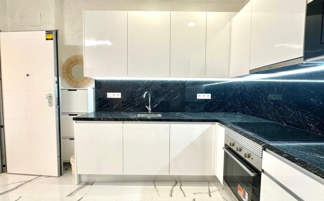 Revente - Appartement -
Torrevieja - Playa del Cura