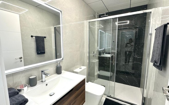 Revente - Appartement -
Torrevieja - Playa del Cura