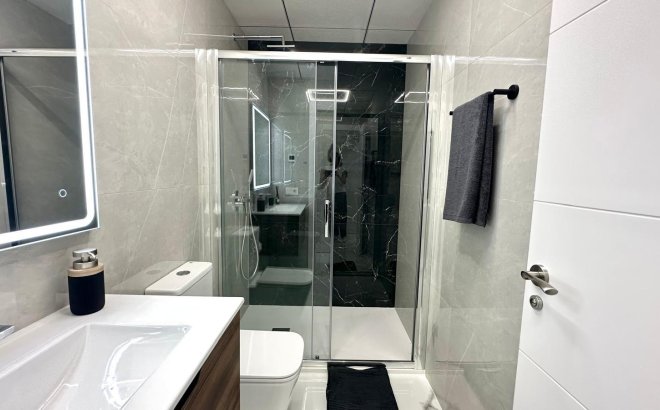 Resale - Apartment -
Torrevieja - Playa del Cura