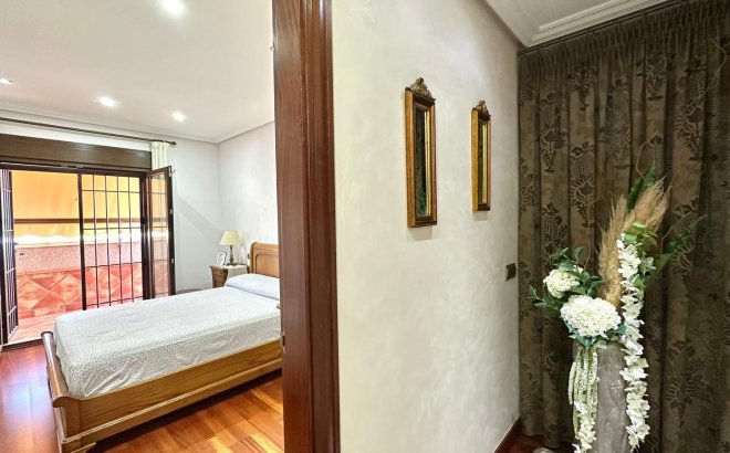 Resale - Town House -
Torrevieja - La Siesta