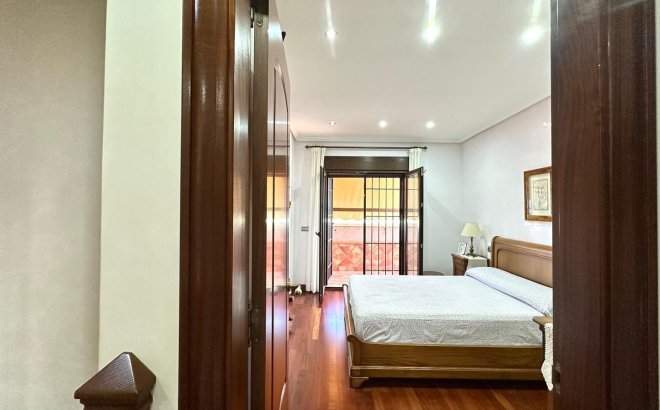 Resale - Town House -
Torrevieja - La Siesta