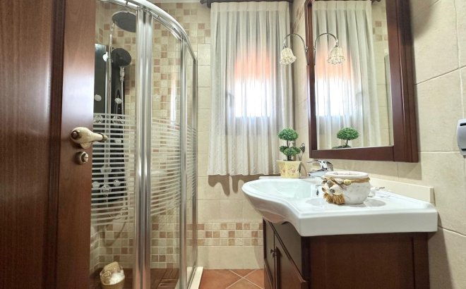 Resale - Town House -
Torrevieja - La Siesta