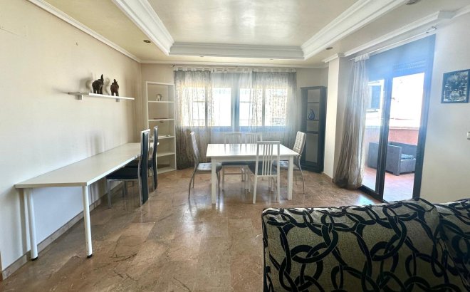 Herverkoop - Appartement -
Torrevieja