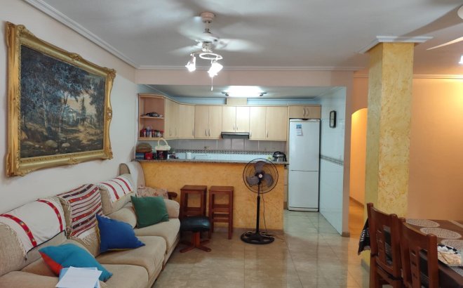 Herverkoop - Appartement -
Torrevieja - Estacion De Autobuses