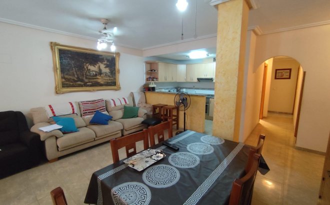 Herverkoop - Appartement -
Torrevieja - Estacion De Autobuses