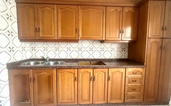 Herverkoop - Appartement -
Torrevieja - Estacion De Autobuses