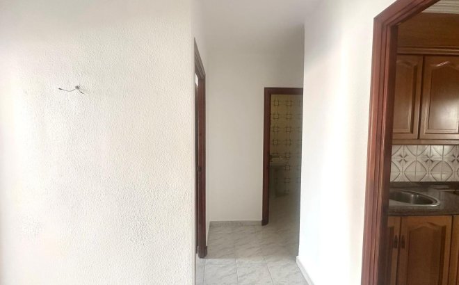 Herverkoop - Appartement -
Torrevieja - Estacion De Autobuses