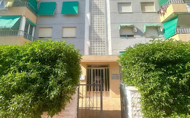 Resale - Apartment -
Torrevieja - Punta Prima