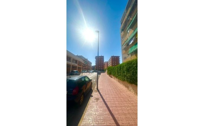 Resale - Apartment -
Torrevieja - Punta Prima
