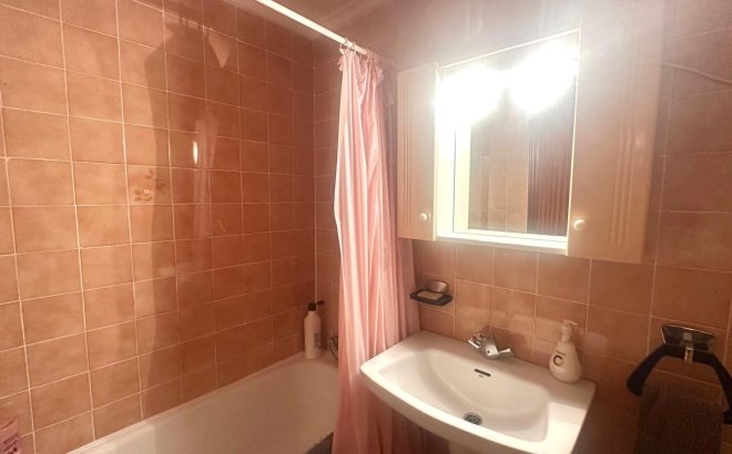 Resale - Apartment -
Torrevieja - Punta Prima