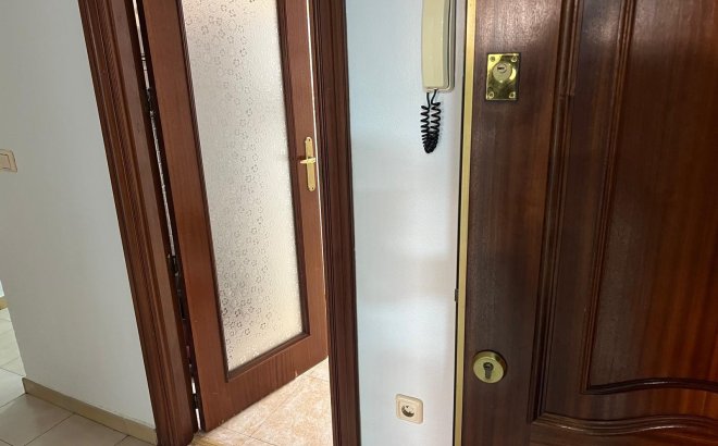 Herverkoop - Appartement -
Torrevieja - Playa del Cura