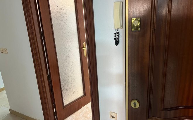 Herverkoop - Appartement -
Torrevieja - Playa del Cura