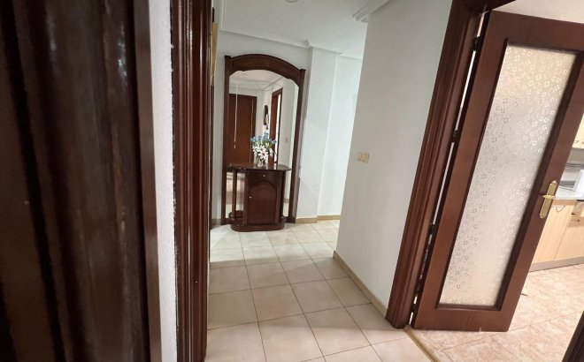 Herverkoop - Appartement -
Torrevieja - Playa del Cura