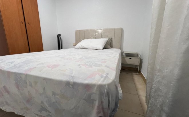 Herverkoop - Appartement -
Torrevieja - Playa del Cura