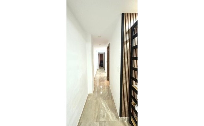 Resale - Apartment -
Torrevieja