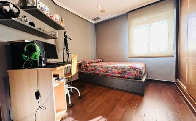 Resale - Apartment -
Torrevieja - Estacion De Autobuses