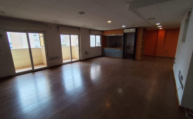 Herverkoop - Appartement -
Torrevieja - Puerto