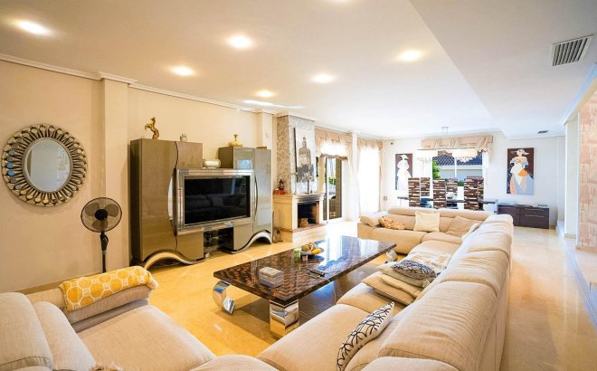 Herverkoop - Villa -
Torrevieja - Torre La Mata