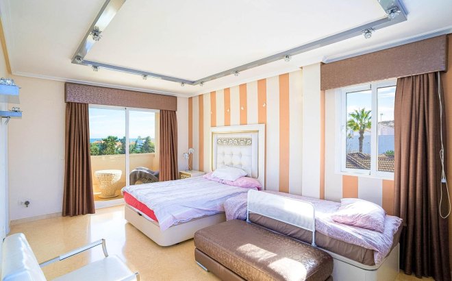 Herverkoop - Villa -
Torrevieja - Torre La Mata