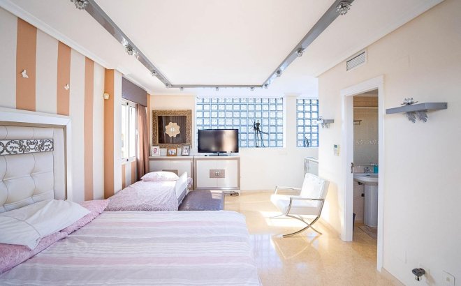 Herverkoop - Villa -
Torrevieja - Torre La Mata