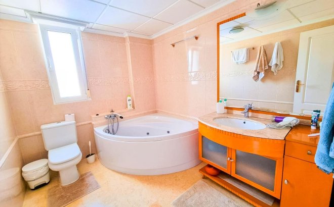 Herverkoop - Villa -
Torrevieja - Torre La Mata