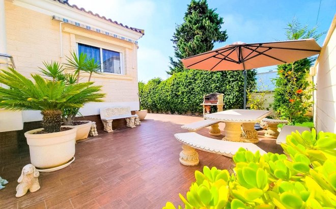 Herverkoop - Villa -
Torrevieja - Torre La Mata