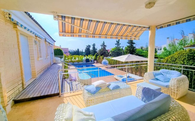 Herverkoop - Villa -
Torrevieja - Torre La Mata