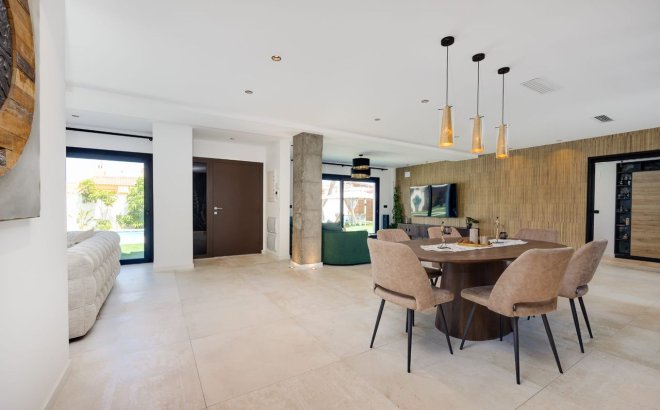 Herverkoop - Villa -
Torrevieja - Costa Blanca