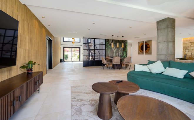 Herverkoop - Villa -
Torrevieja - Costa Blanca