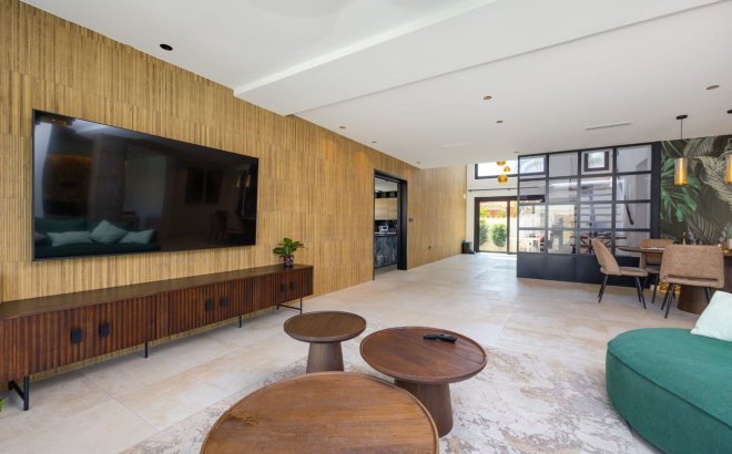 Herverkoop - Villa -
Torrevieja - Costa Blanca