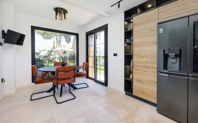 Herverkoop - Villa -
Torrevieja - Costa Blanca