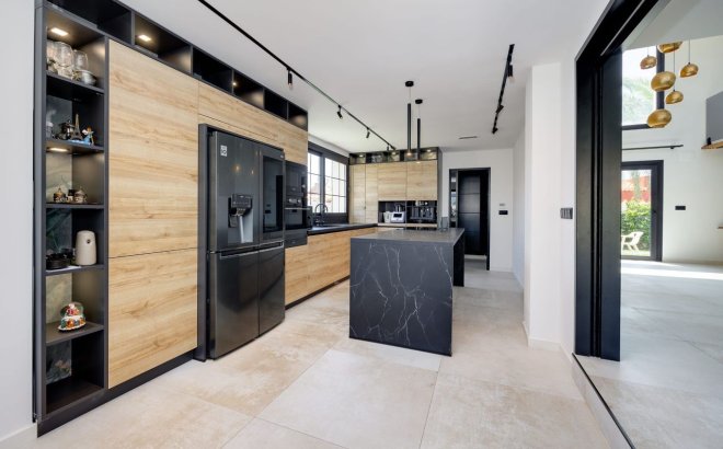 Herverkoop - Villa -
Torrevieja - Costa Blanca