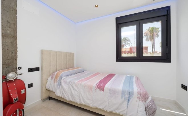 Herverkoop - Villa -
Torrevieja - Costa Blanca