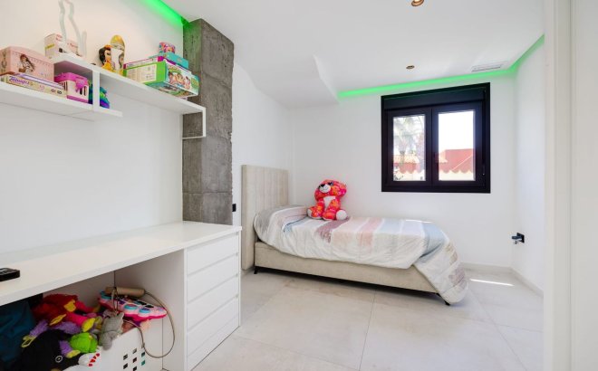 Herverkoop - Villa -
Torrevieja - Costa Blanca