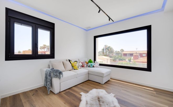 Herverkoop - Villa -
Torrevieja - Costa Blanca