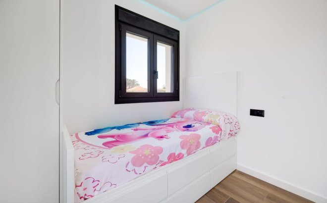 Herverkoop - Villa -
Torrevieja - Costa Blanca