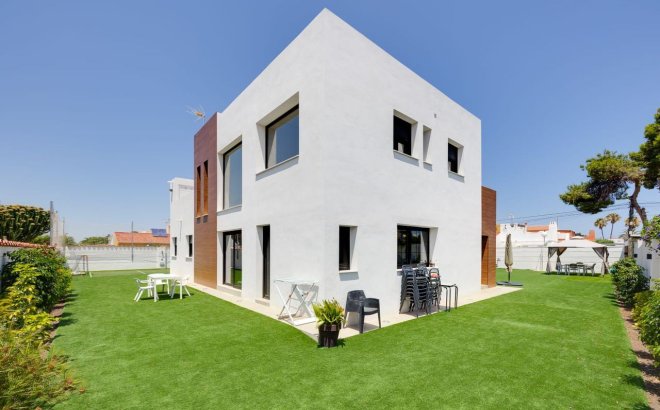 Herverkoop - Villa -
Torrevieja - Costa Blanca